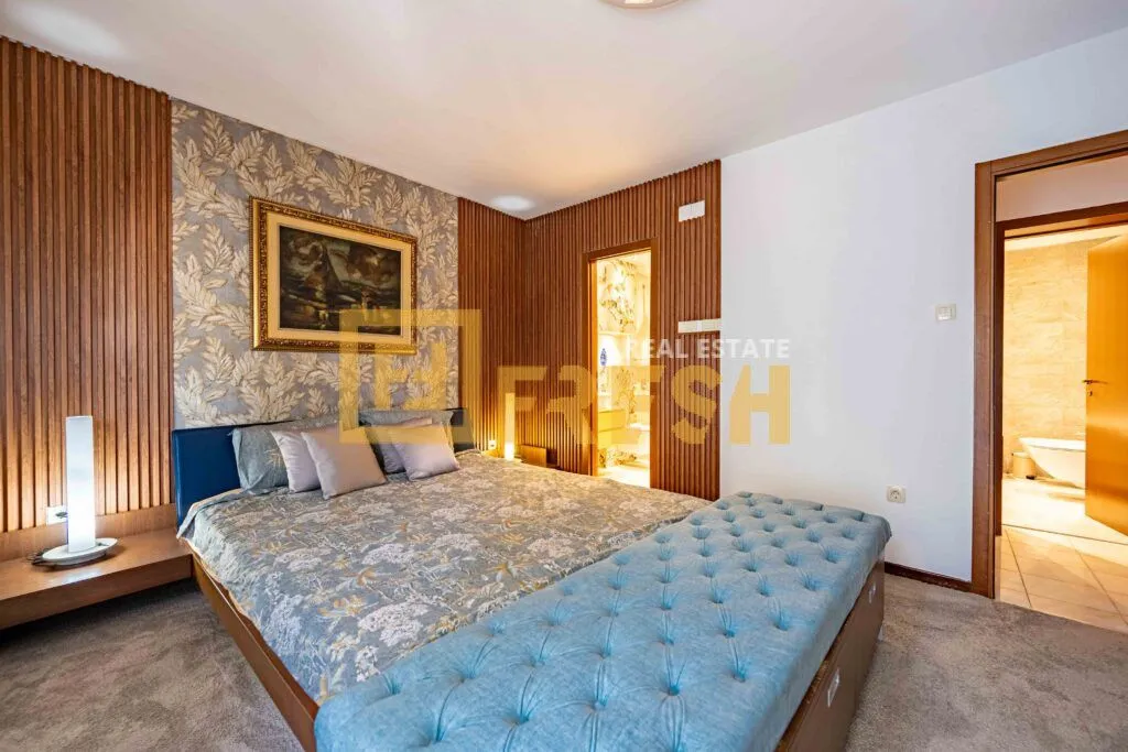 Rent, three bedroom apartment, 202m², Gorica C, Podgorica