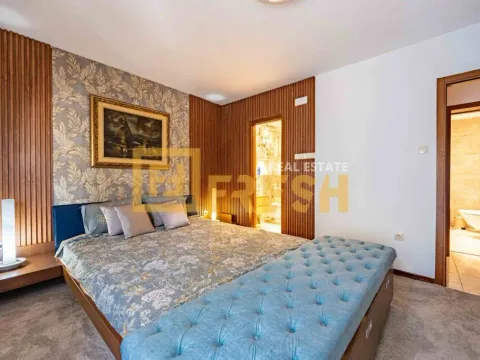 Rent, three bedroom apartment, 202m², Gorica C, Podgorica - image 14