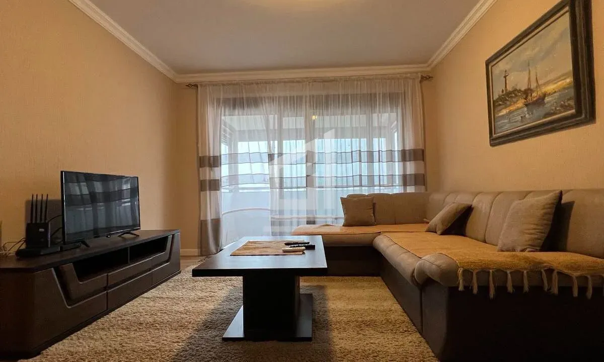 Rent, three bedroom apartment, 94m², Pejton, Podgorica