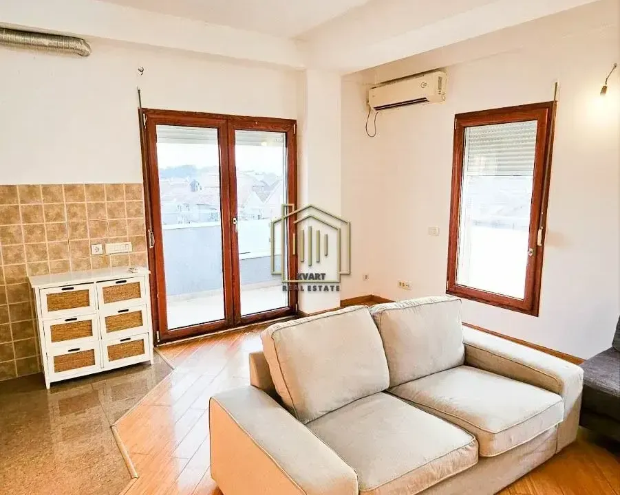 Izdavanje, dvosoban stan, 64m², Stari Aerodrom, Podgorica