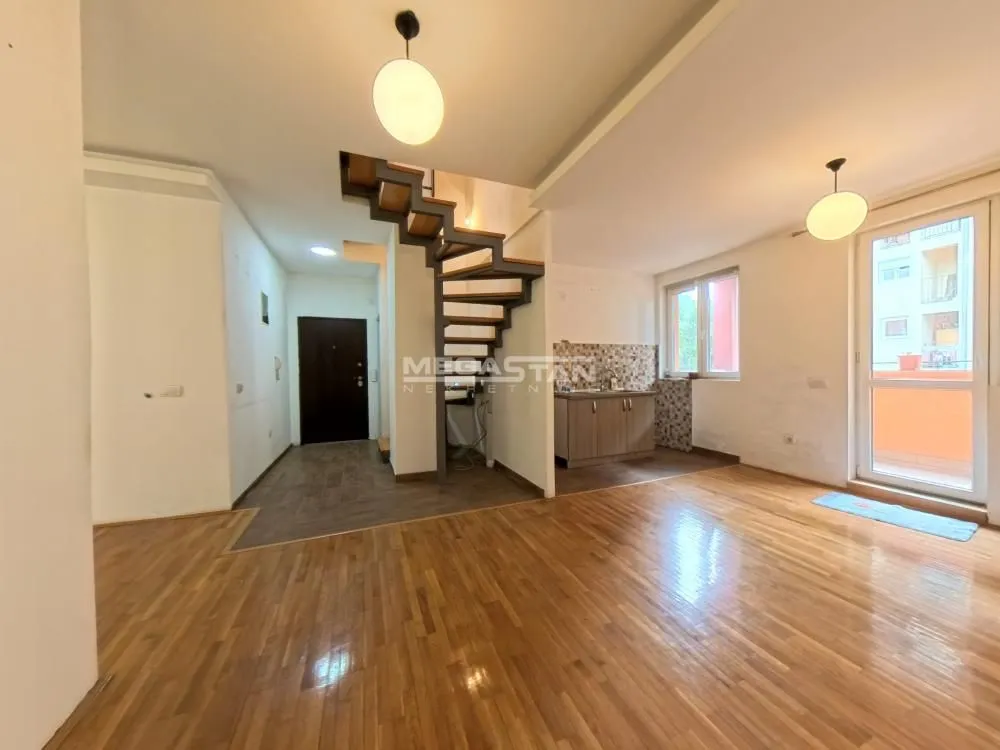 Sale, four bedroom apartment, 101m², Karaburma, Palilula Sve Podlokacije
