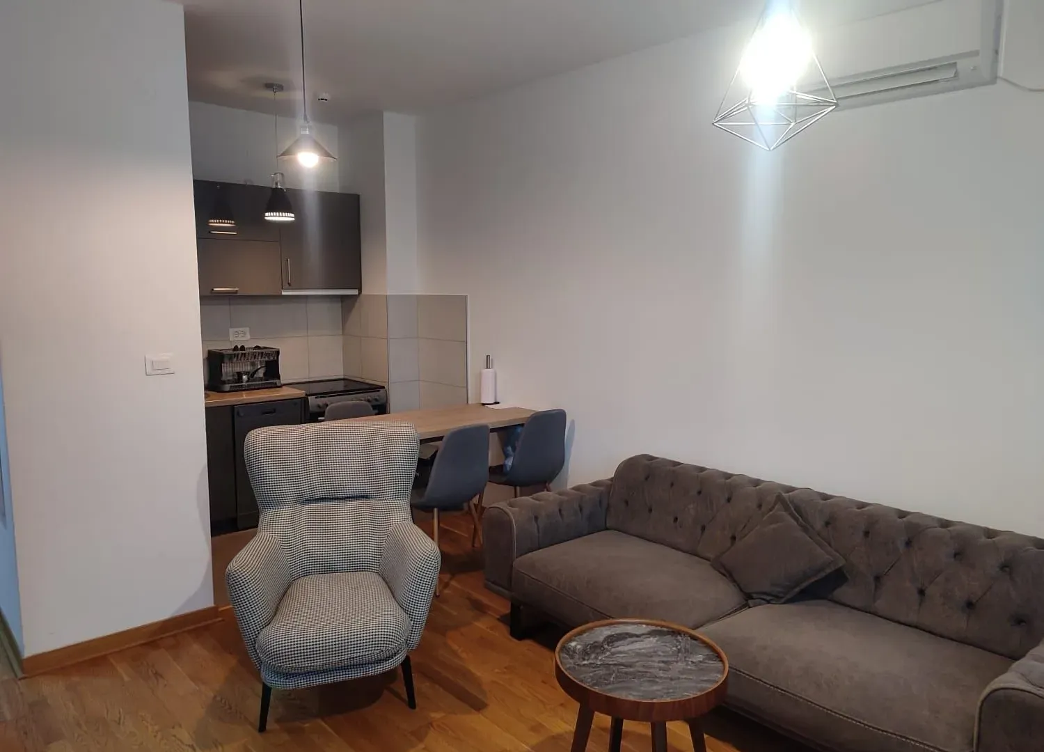 Izdavanje, jednosoban stan, 45m², City Kej, Podgorica