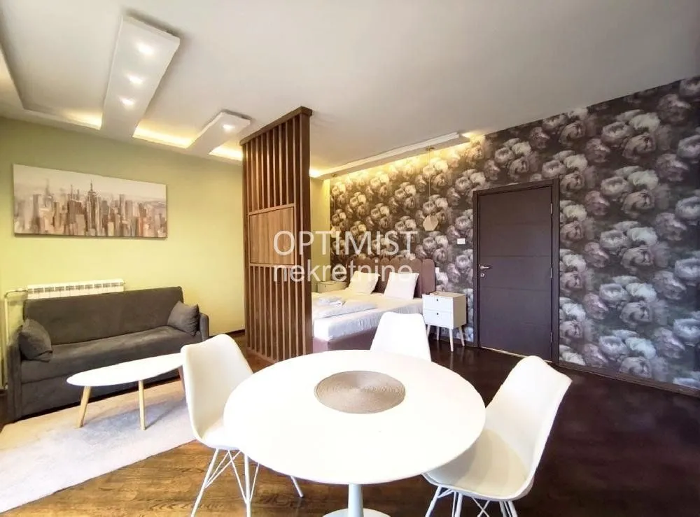 Prodaja, četvorosoban stan, 109m², Stari Grad, Beograd