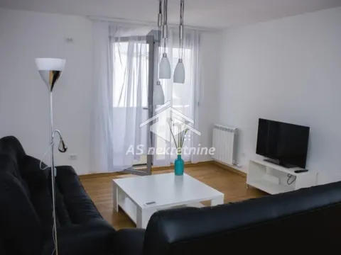 Izdavanje, trosoban stan, 89m², Stari Grad, Beograd - image 2