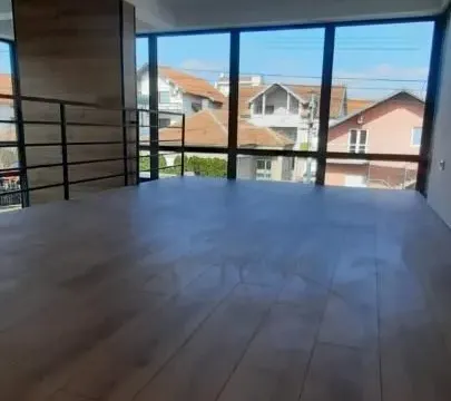 Izdavanje, poslovni prostor, 55m², Vašarište, Kragujevac - image 13