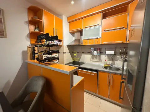 Prodaja, dvosoban stan, 70m², Stari Aerodrom, Podgorica - image 3