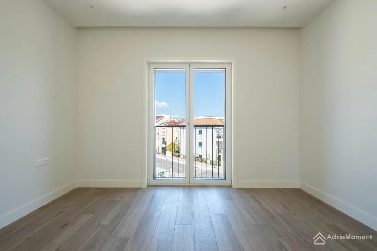 Prodaja, dvosoban stan, 93m², Radovići, Tivat