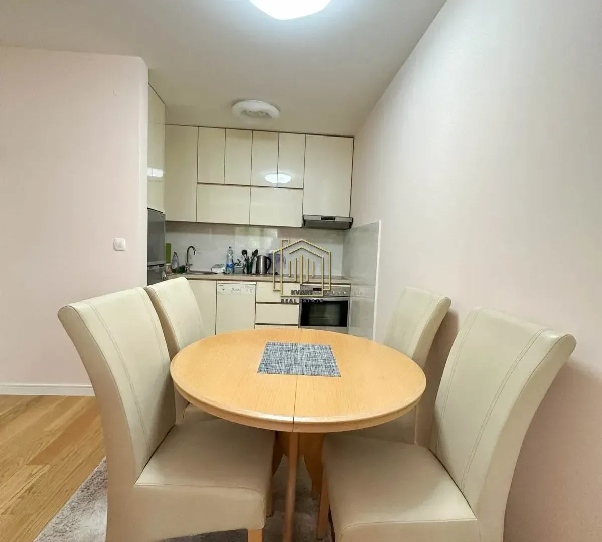 Izdavanje, jednosoban stan, 50m², Central Point, Podgorica