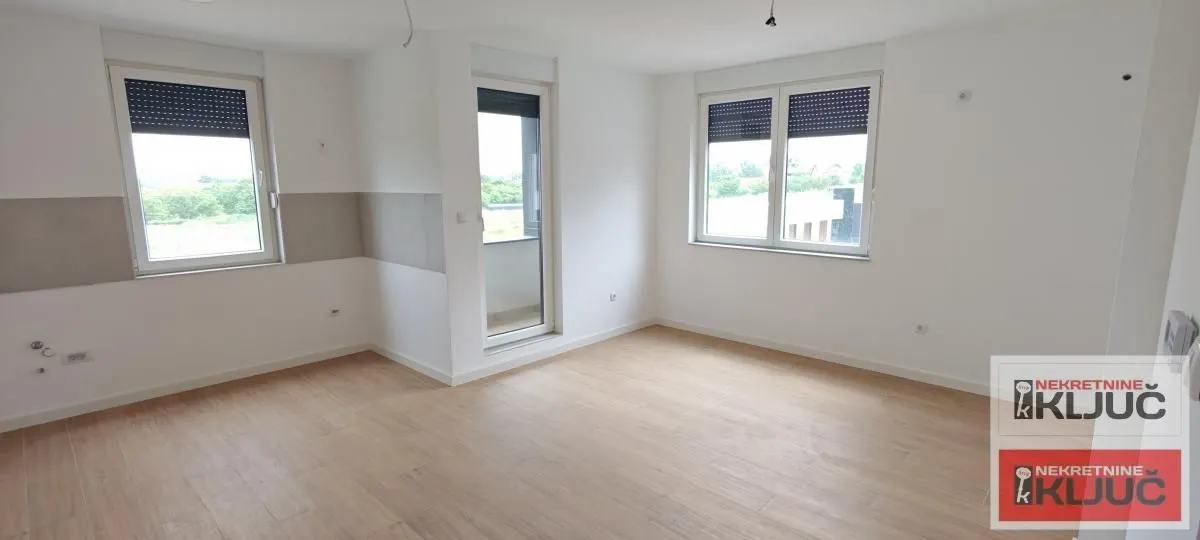 Prodaja, trosoban stan, 72m², Alibegovac, Petrovaradin