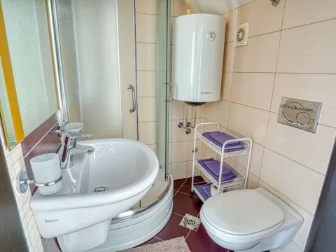 Sale, four bedroom apartment, 188m², Rozino, Budva - image 16