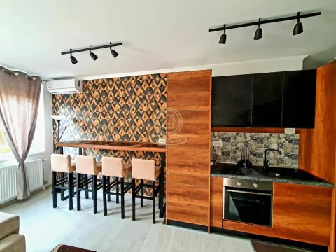 Izdavanje, dvosoban stan, 57m², Stari grad, Novi Sad - image 2
