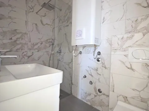 Sale, one bedroom apartment, 37m², Bečići, Budva - image 6