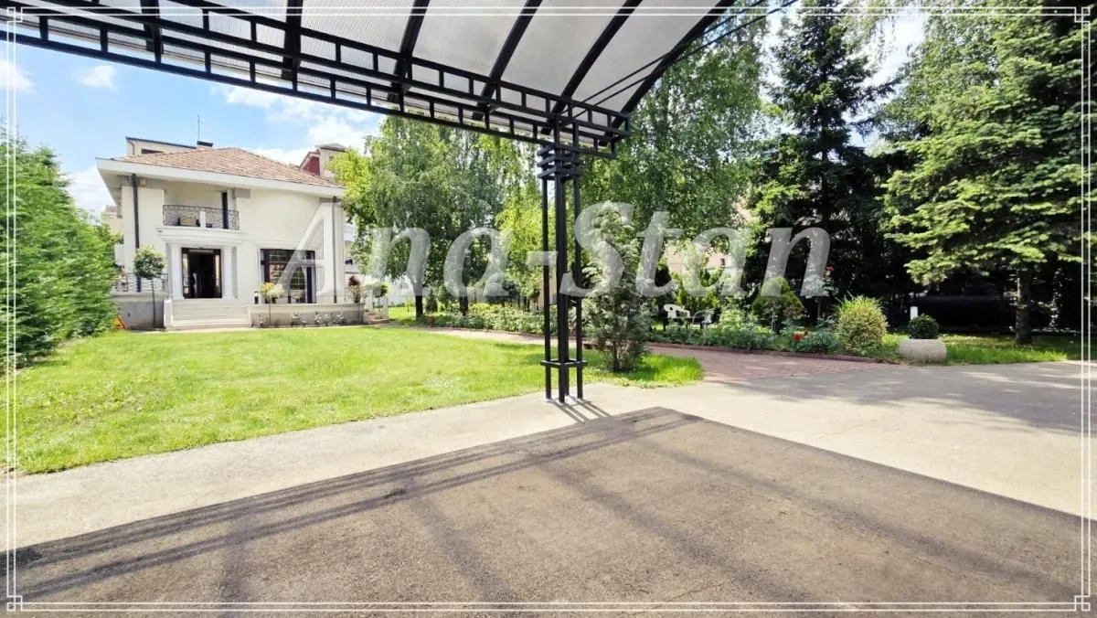 Rent, house, 290m², Voždovac Sve Podlokacije, Beograd