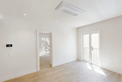 Prodaja, dvosoban stan, 69m², Tivat, Crna Gora - image 2