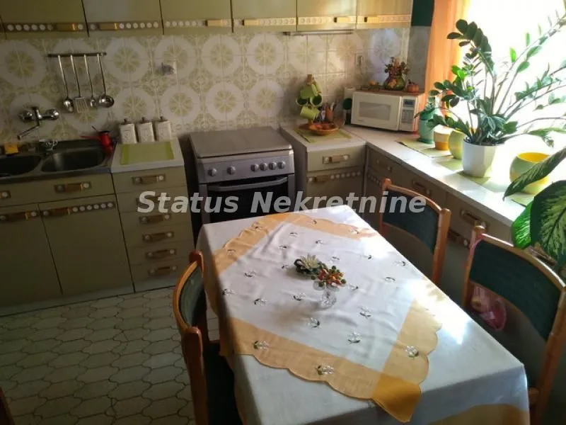 Prodaja, kuća, 450m², Temerin, Novi Sad