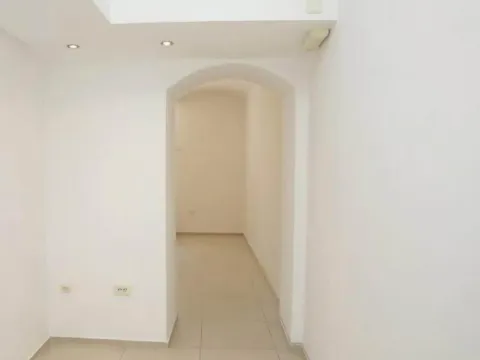 Prodaja, poslovni prostor, 40m², Stari Grad, Beograd - image 4