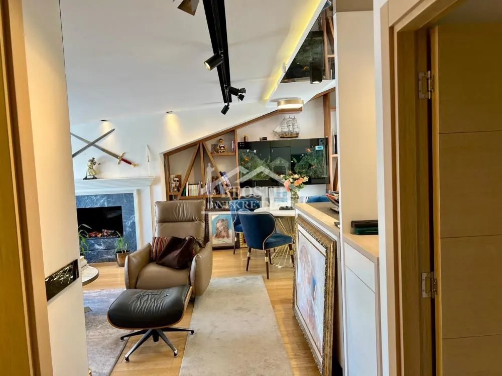 Prodaja, dvosoban stan, 83m², Vračar Centar, Vračar Sve Podlokacije