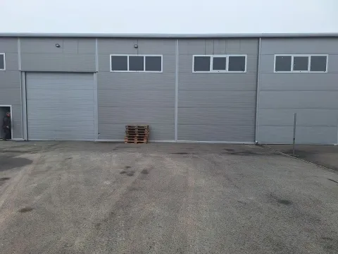 Rent, office space, 300m², Zrenjanin, Srbija - image 6