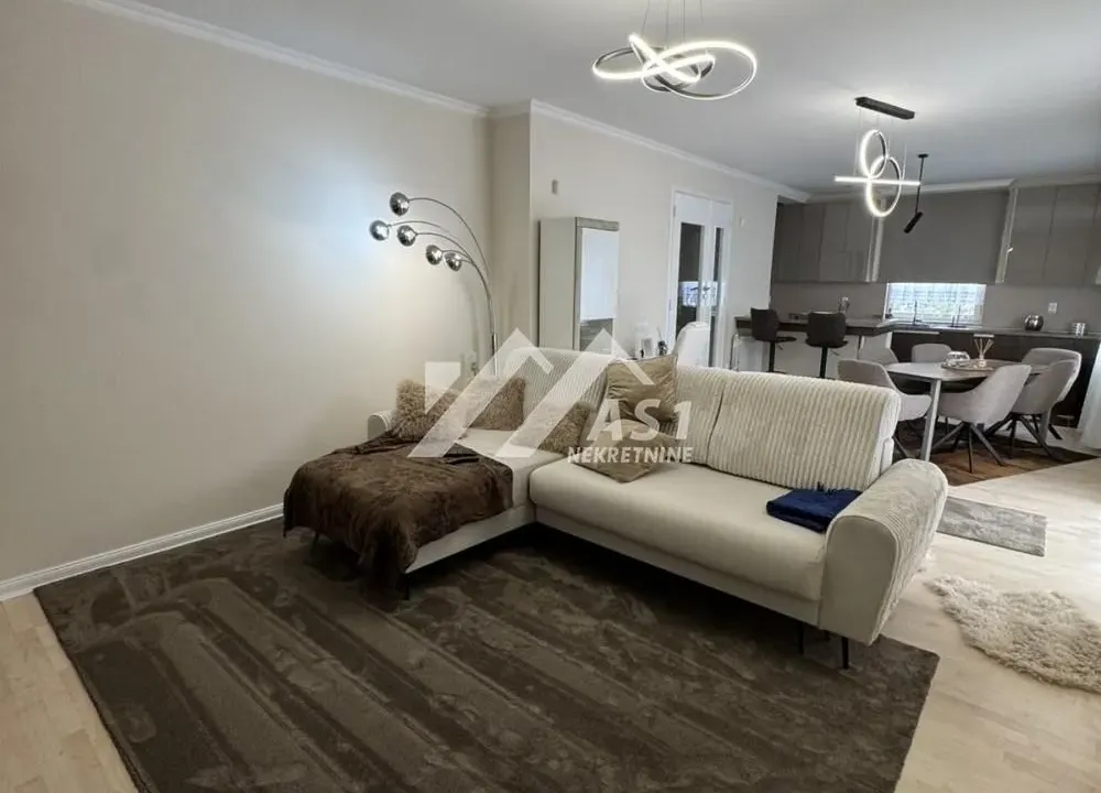 Izdavanje, kuća, 399m², Veternik, Novi Sad Sve Podlokacije