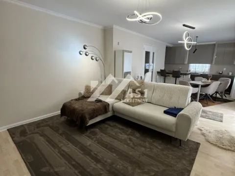 Izdavanje, kuća, 399m², Veternik, Novi Sad Sve Podlokacije - image 1