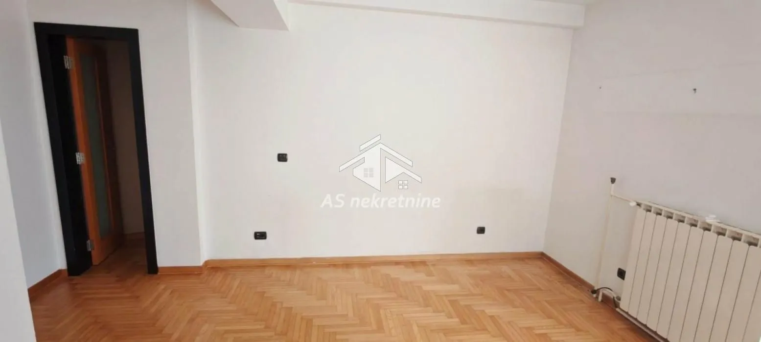 Prodaja, stan, 207m², Kalenić Pijaca, Vračar Sve Podlokacije