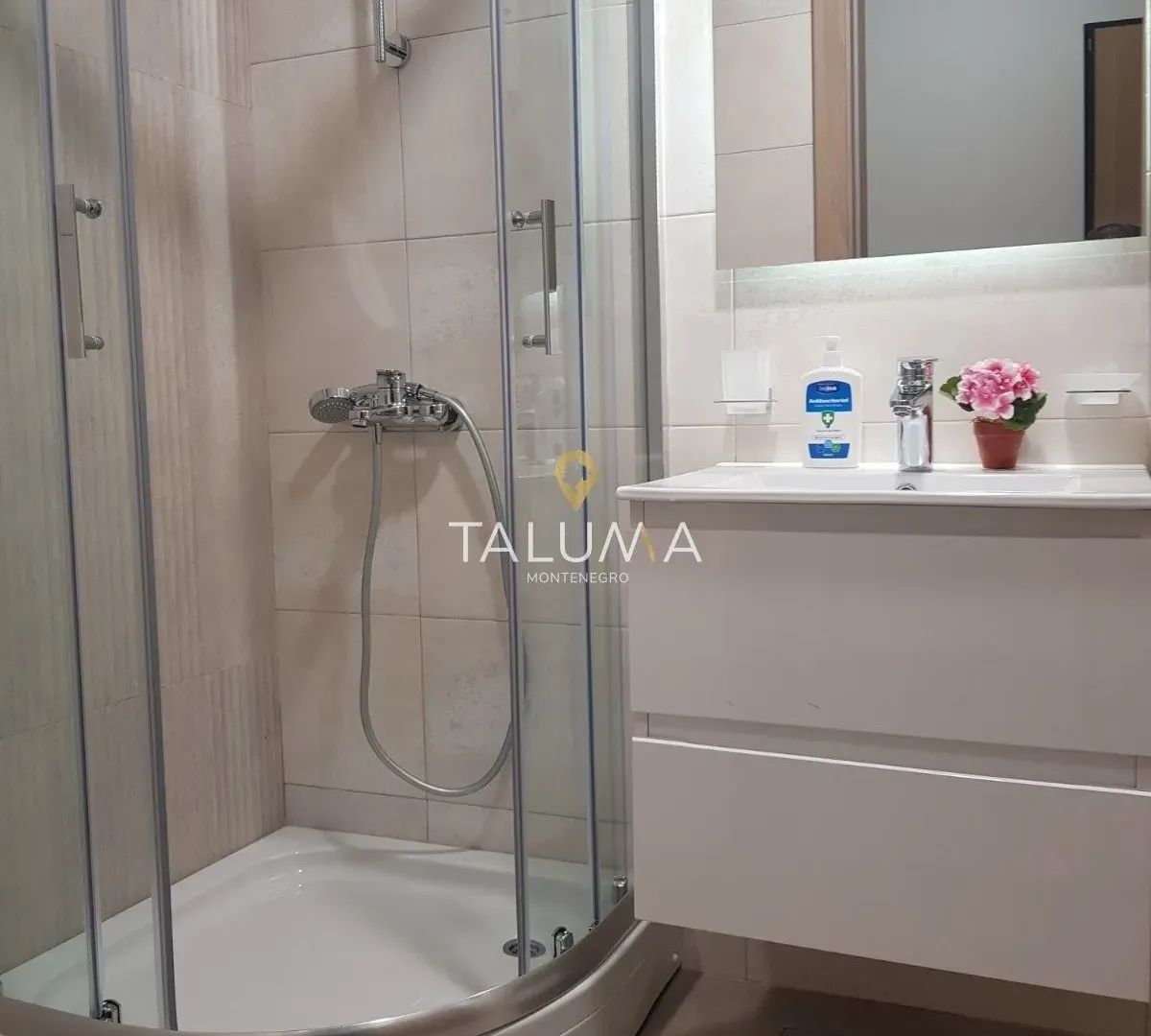 Izdavanje, garsonjera, 25m², City Kvart, Podgorica