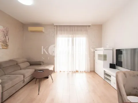 Izdavanje, dvosoban stan, 75m², City Kvart, Podgorica - image 2