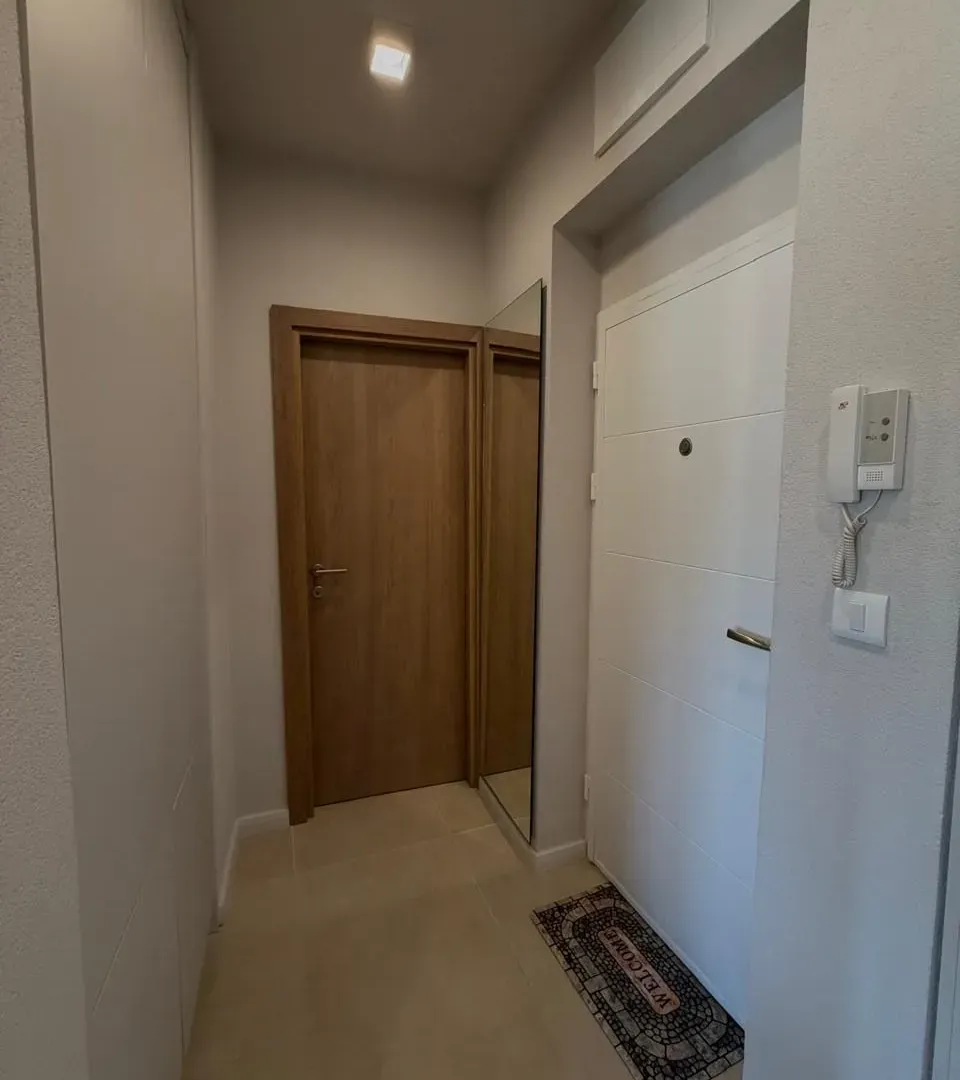 Izdavanje, jednosoban stan, 45m², Centar, Tivat