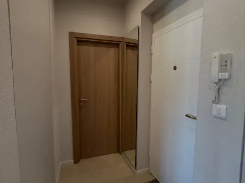 Izdavanje, jednosoban stan, 45m², Centar, Tivat - image 10