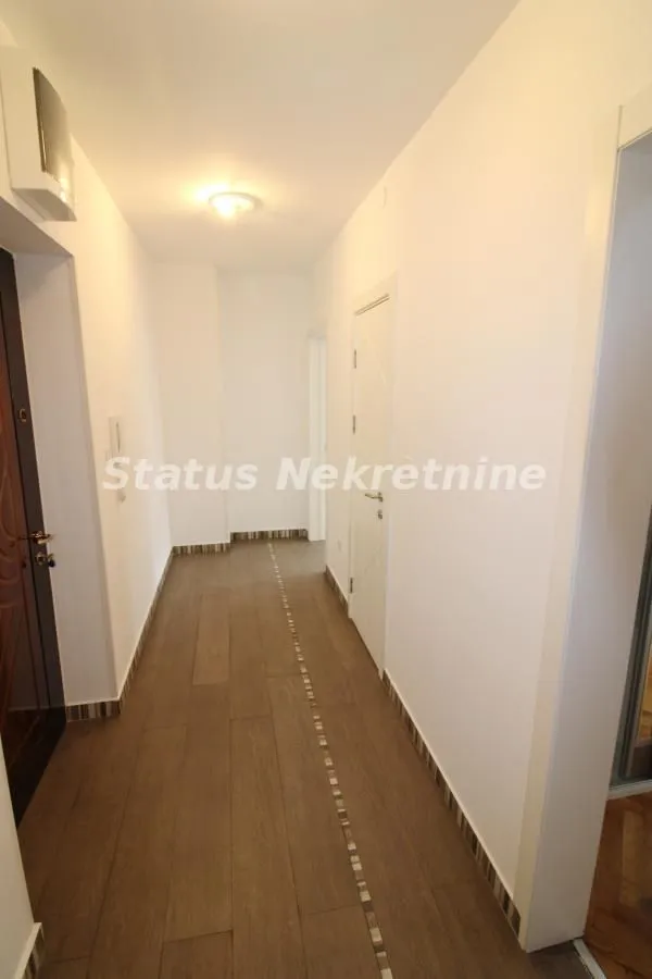 Prodaja, trosoban stan, 83m², Bulevar Oslobodjenja, Novi Sad Sve Podlokacije