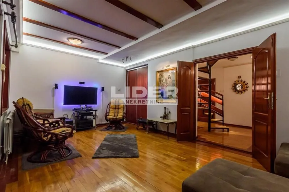Sale, four bedroom apartment, 105m², Gundulićev Venac, Beograd