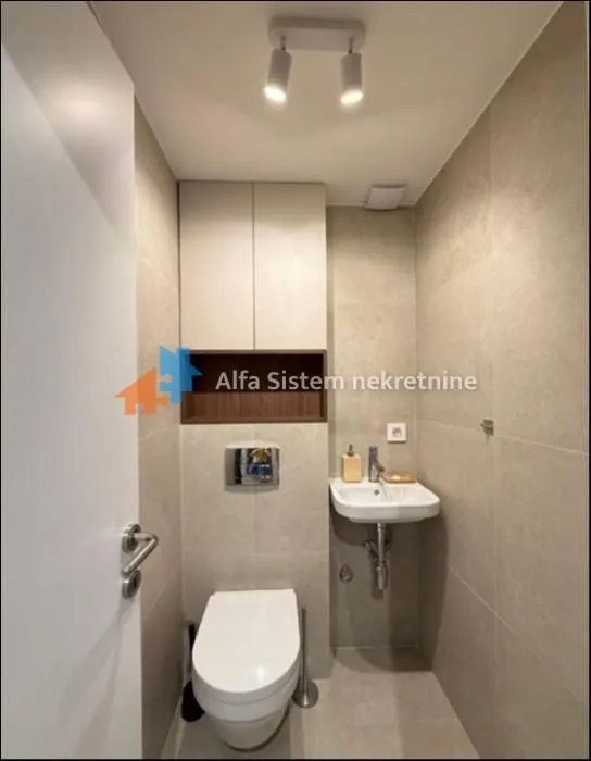 Izdavanje, četvorosoban stan, 90m², Bezanijska Kosa 2, Bežanijska Kosa Sve Podlokacije