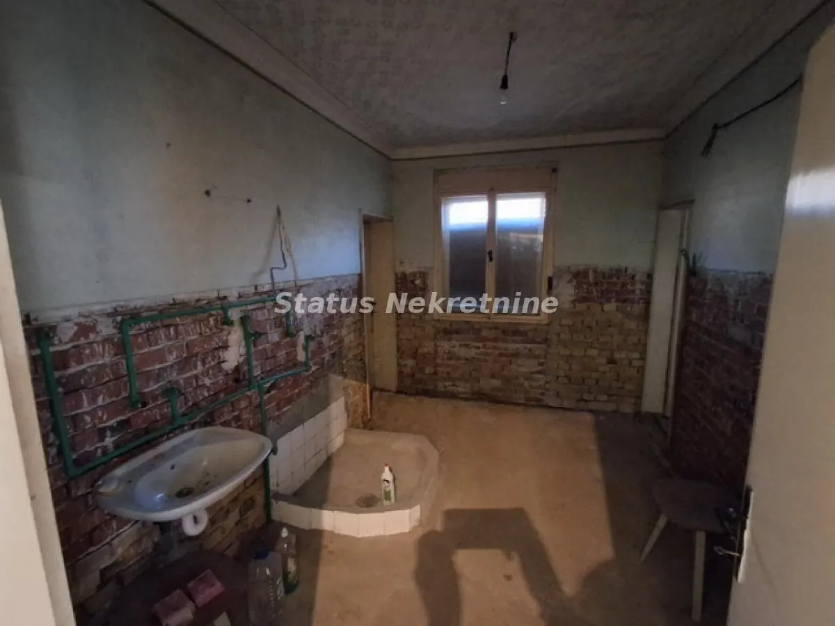 Prodaja, kuća, 250m², Novi Sad, Srbija