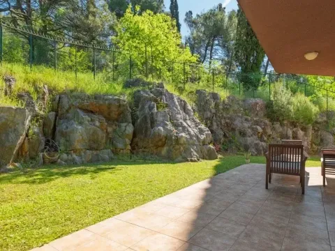 Prodaja, trosoban stan, 137m², Centar, Podgorica - image 1