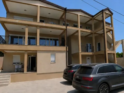 Kuća in Momišići