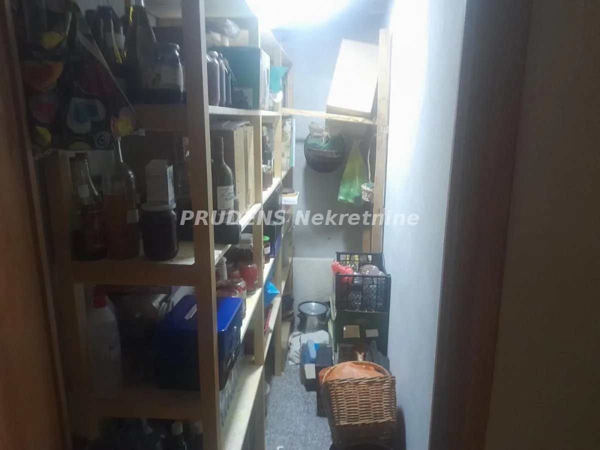 Sale, house, 190m², Surčin, Beograd