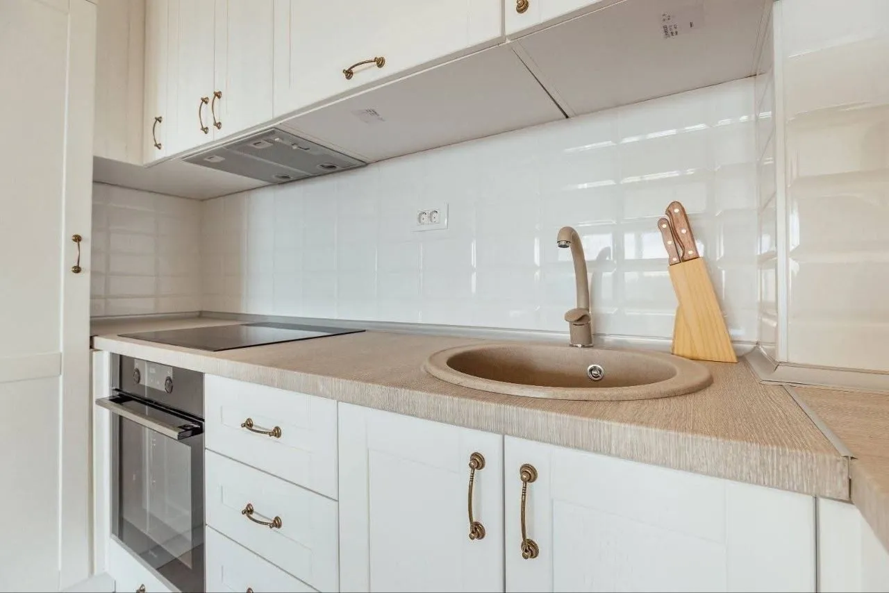 Izdavanje, dvosoban stan, 70m², Centar, Tivat