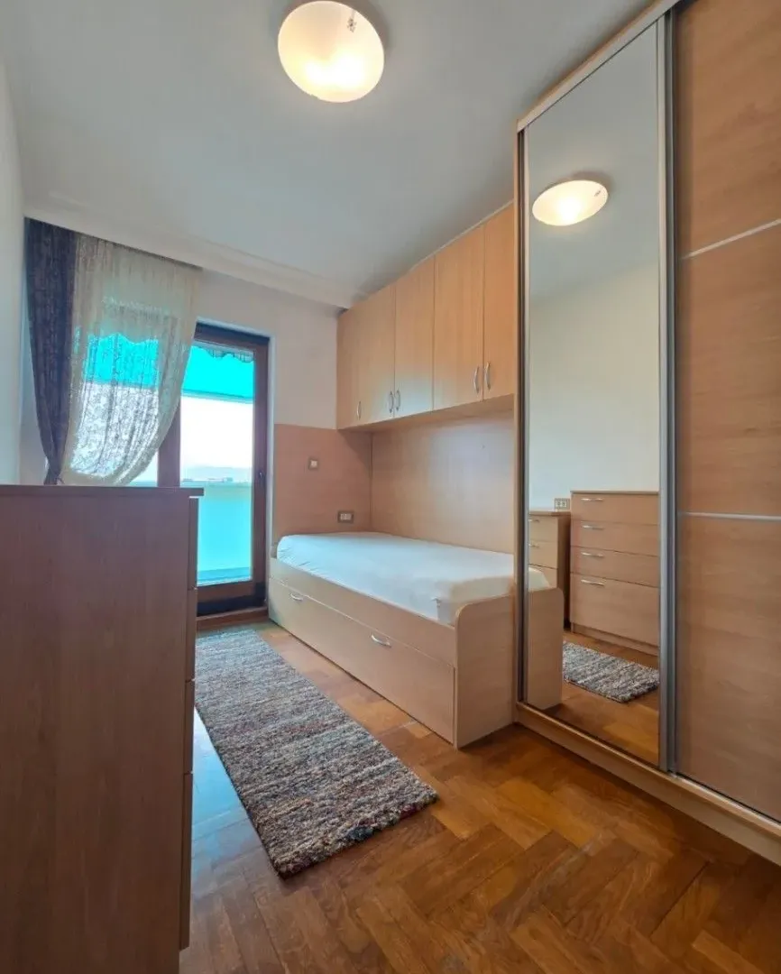 Prodaja, trosoban stan, 130m², Stari Aerodrom, Podgorica