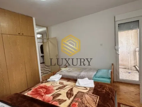 Izdavanje, dvosoban stan, 75m², Tuški Put, Podgorica - image 4