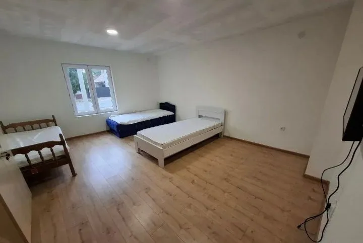 Izdavanje, kuća, 90m², Boljevci, Surčin