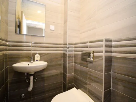 Rent, office space, 74m², Stari Aerodrom, Podgorica - image 7