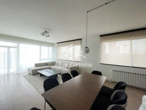 Izdavanje, četvorosoban stan, 152m², Savski Venac, Beograd - image 1