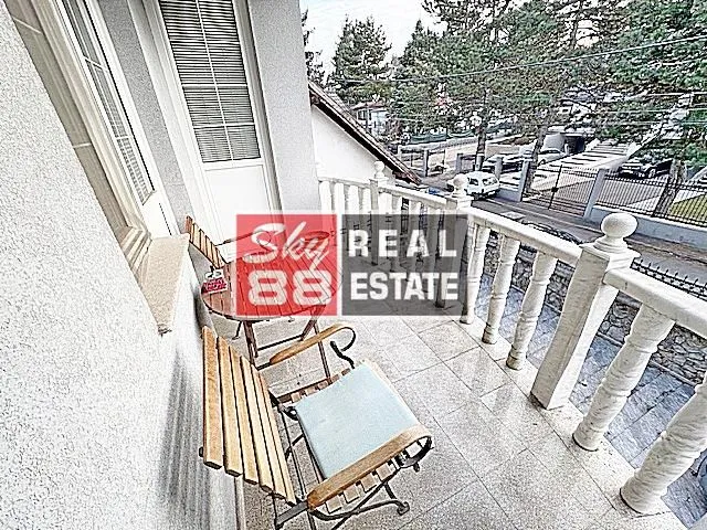 Rent, four bedroom apartment, 120m², Savski Venac, Beograd