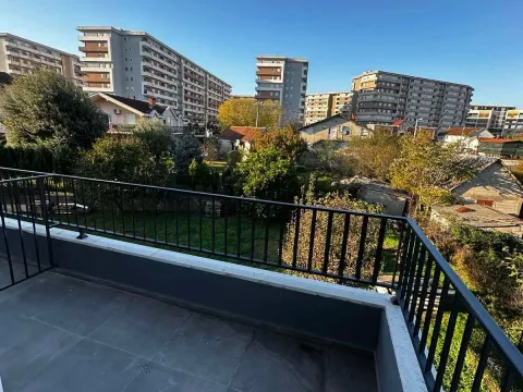 Izdavanje, garsonjera, 30m², City Kvart, Podgorica - image 1