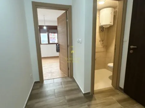 Prodaja, dvosoban stan, 56m², Stari Aerodrom, Podgorica - image 3