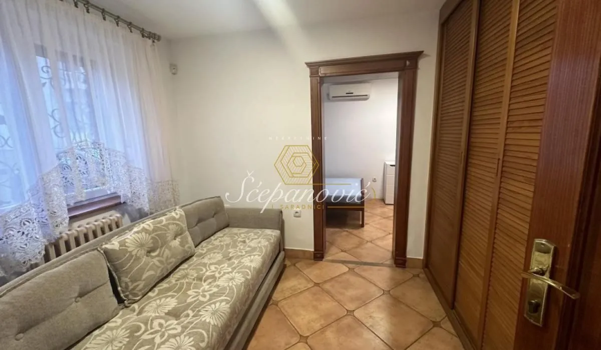 Rent, house, 215m², Salajka, Novi Sad Sve Podlokacije