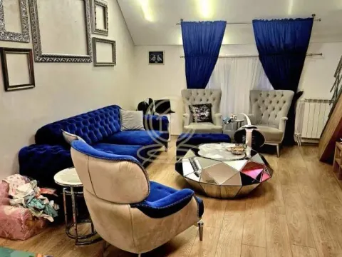 Izdavanje, trosoban stan, 80m², Bogoslovija, Palilula Sve Podlokacije - image 2