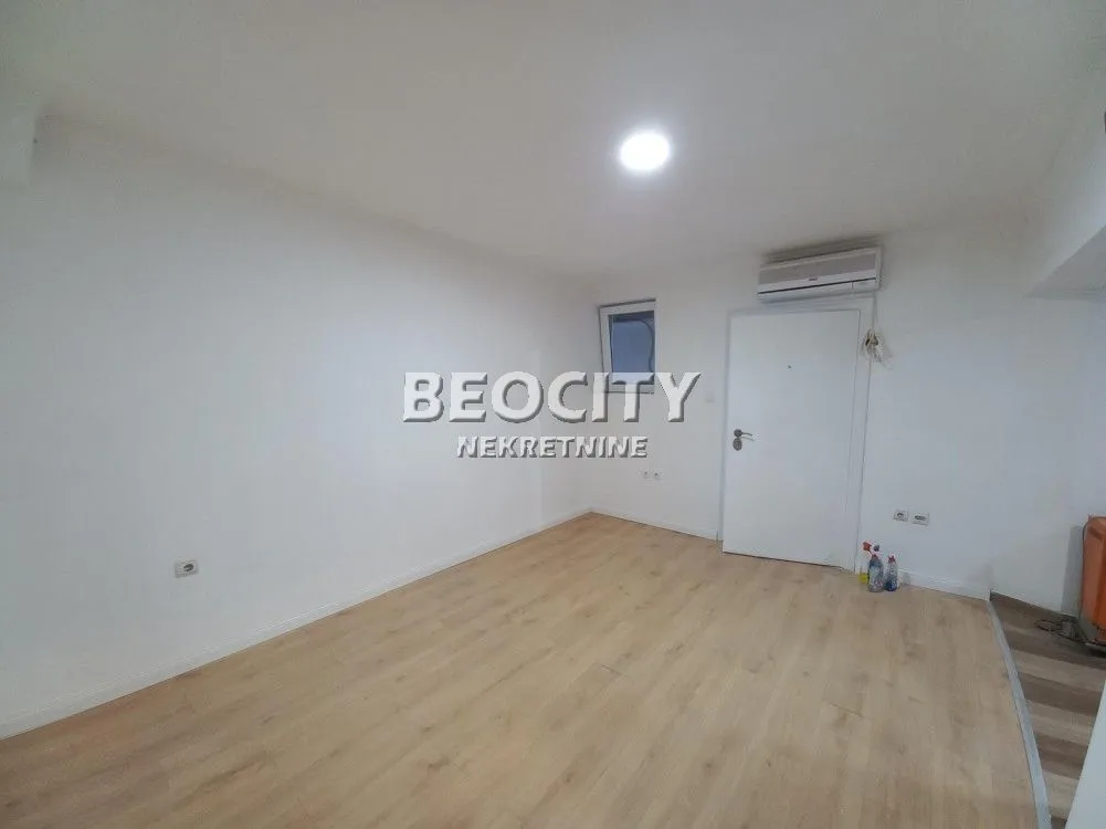 Prodaja, stan, 26m², Centar, Novi Sad