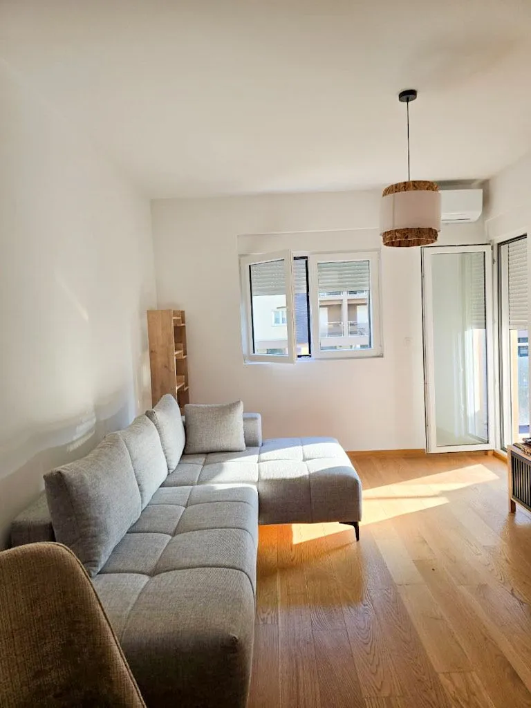 Izdavanje, jednosoban stan, 48m², City Kvart, Podgorica