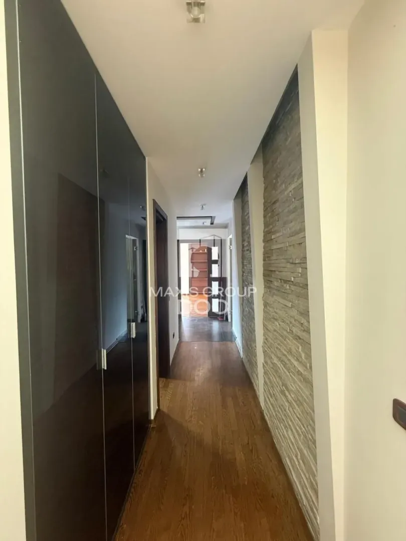 Sale, four bedroom apartment, 180m², Vračar Sve Podlokacije, Beograd